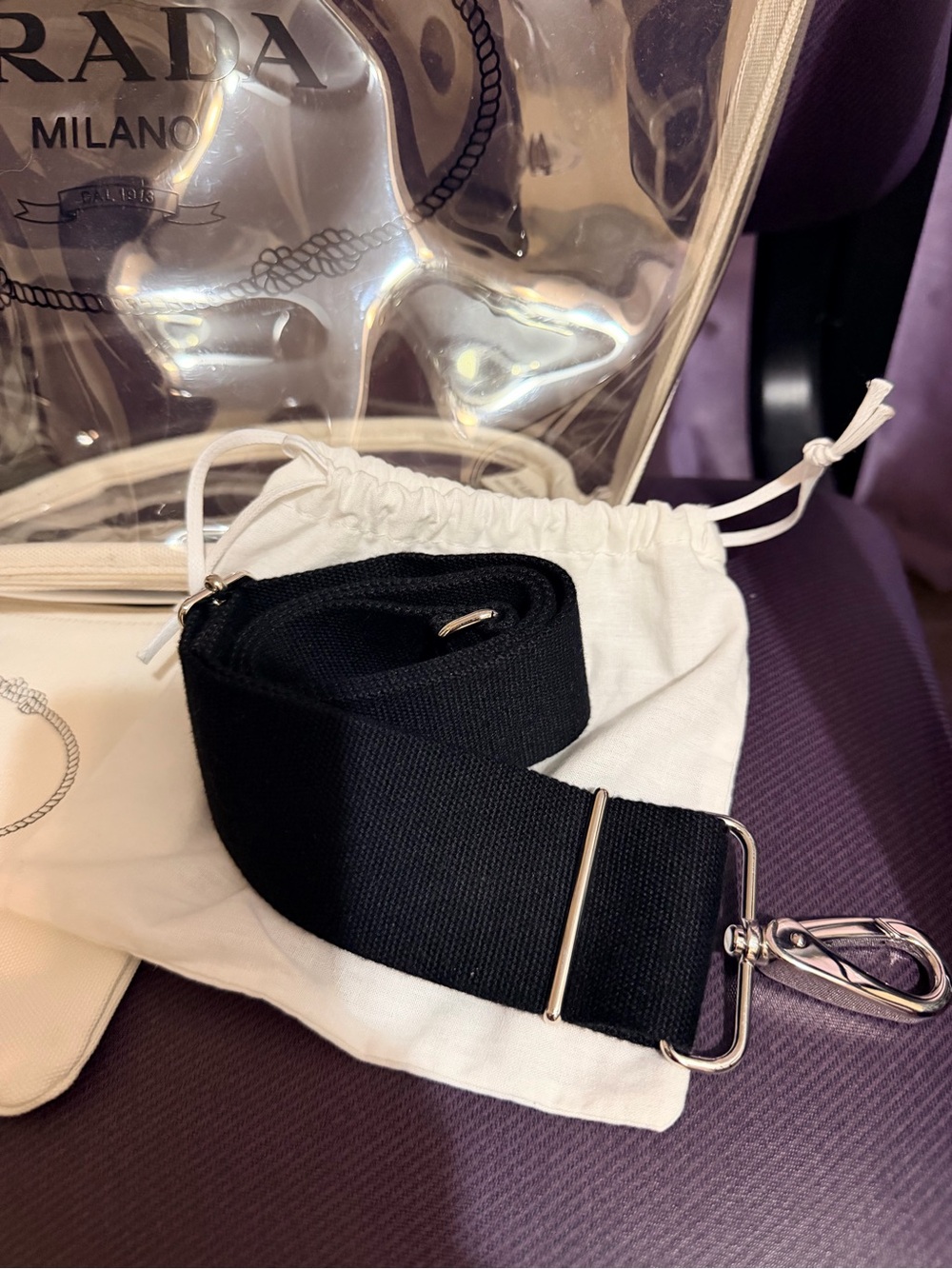 Prada bag with Drawstring Dust Bag with Logo. Pouch and strap plus authenticity. - Picture 4 of 10